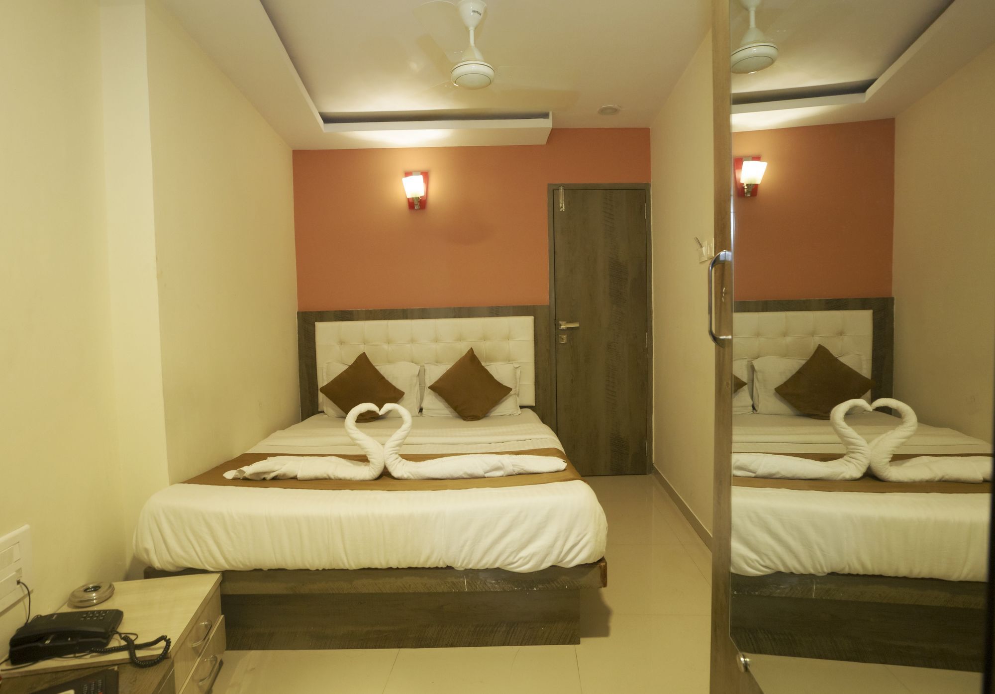 Hotel Grace Inn Bombaim Exterior foto