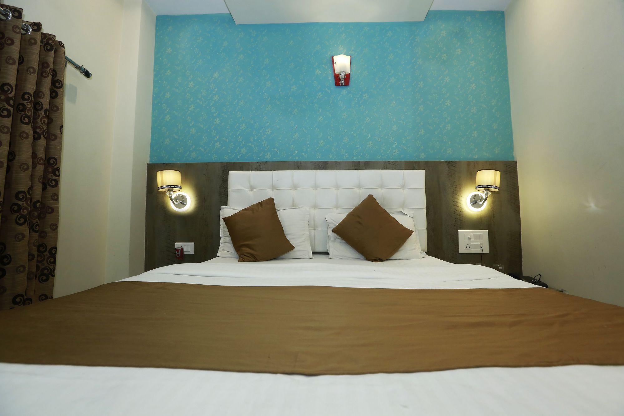 Hotel Grace Inn Bombaim Exterior foto